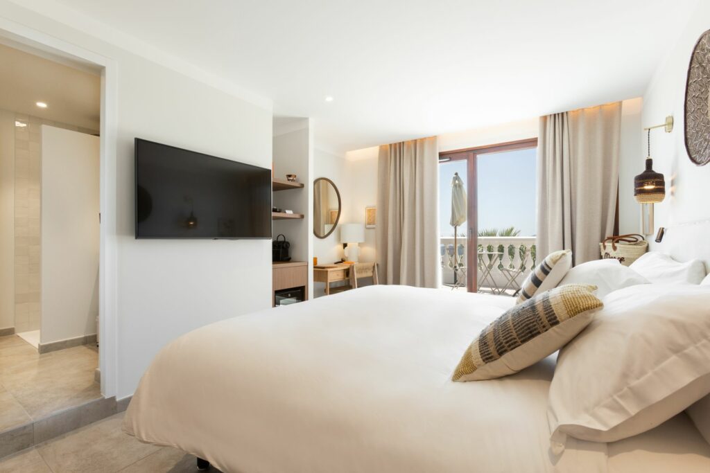 Hotel le mirage Bormes les Mimosas deluxe room terrace