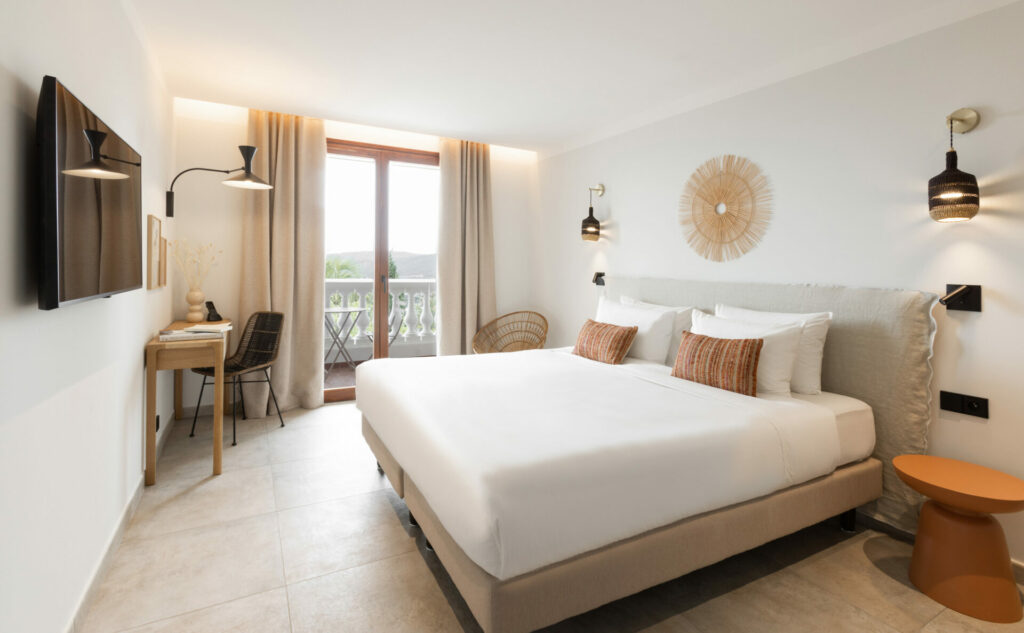 Doppelbett hotel bormes les mimosas