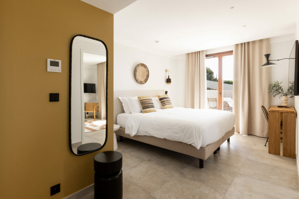 suite with terrace hotel bormes les mimosas