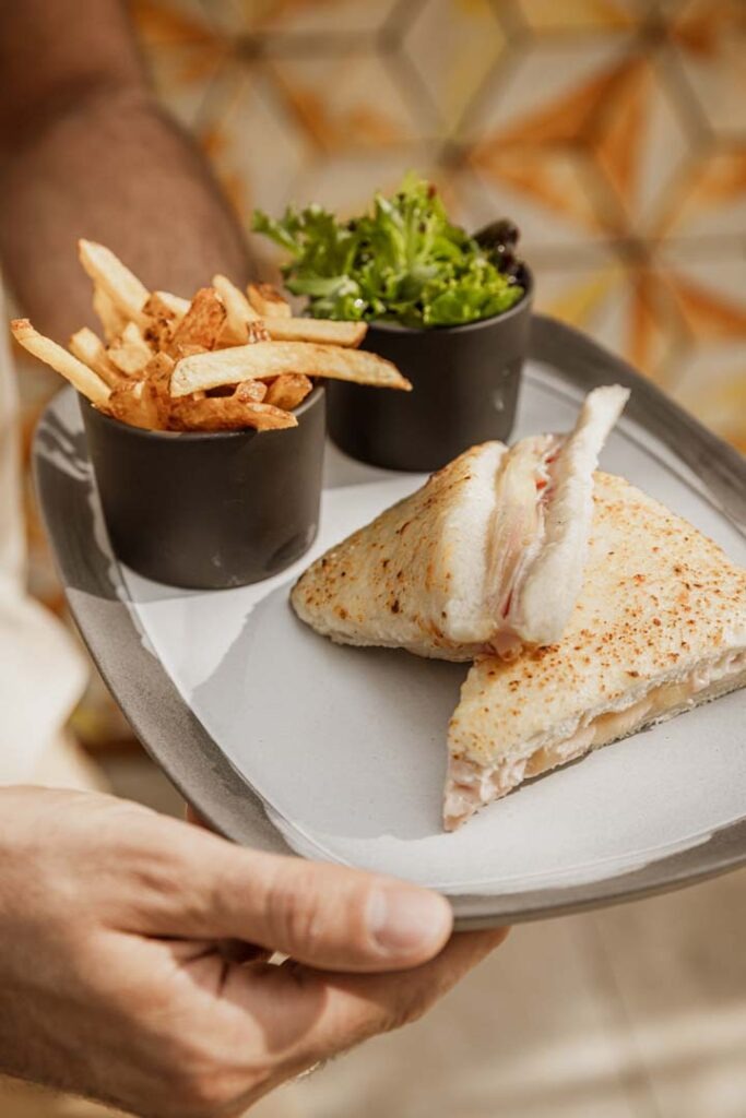 Le Mirage, a friendly restaurant in Bormes-les-Mimosas