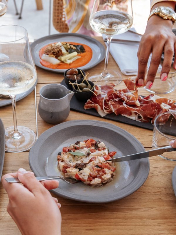 restaurant bormes les mimosas to share